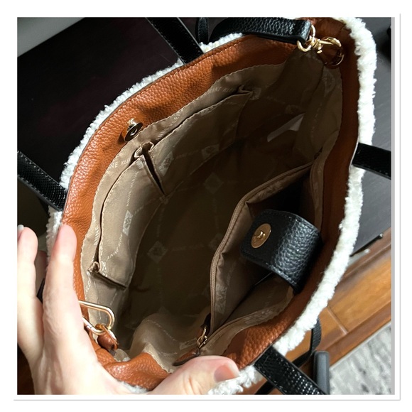 ANNE KLEIN  'Dana' Convertible Tote/Crossbody Bag - Picture 7 of 10